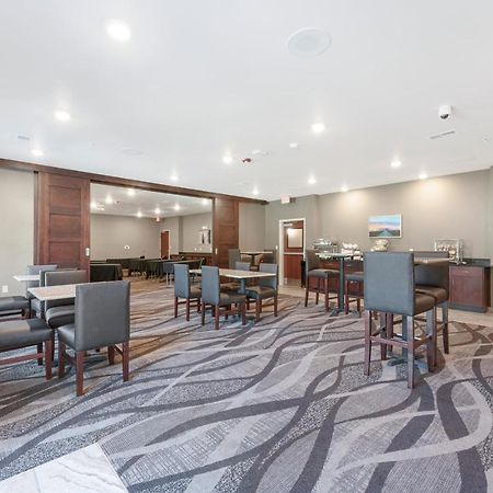 Cobblestone Hotel & Suites - Urbana Kültér fotó