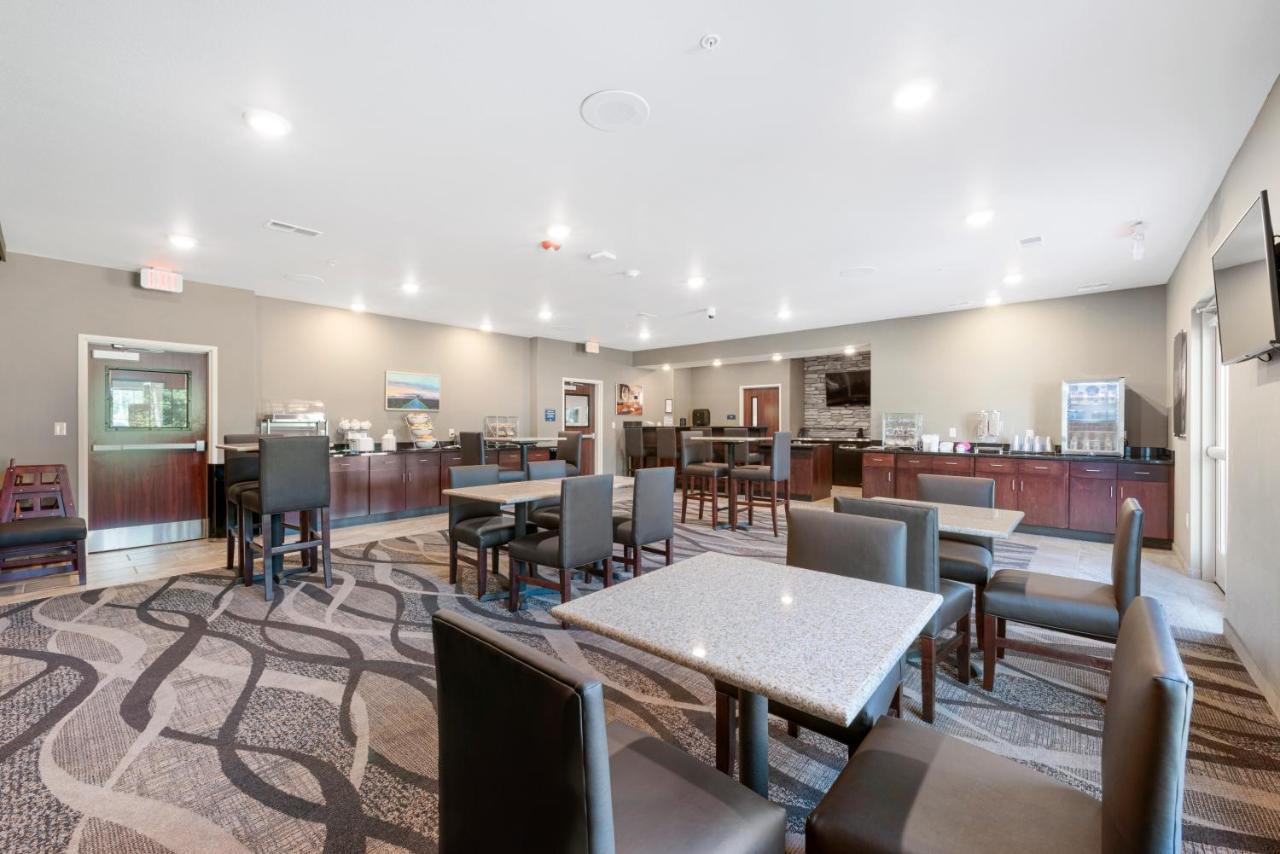 Cobblestone Hotel & Suites - Urbana Kültér fotó